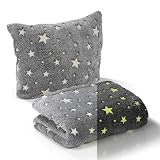 MAXXMEE 2-in-1 Kuscheldecke & Kissen | 'Glow in The Dark' Wohndecke für magische Kuschelmomente | Schnelle Verwandlung vom Kuschelkissen in eine Flauschige Fleece-Decke | 150x200cm