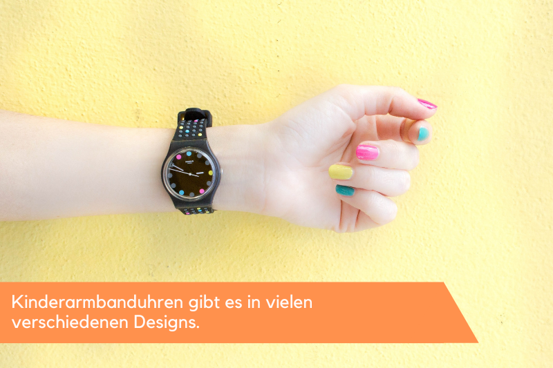 Kinderarmbanduhr Eine Armbanduhr auf einem Handgelenk