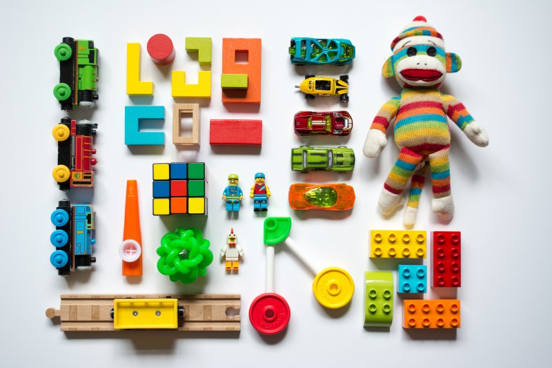 Spiele aus verschiedenen Materialien