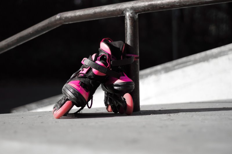 Kinder-Inliner im Skatepark