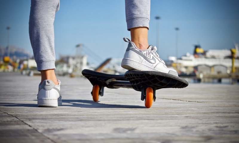 einspuriges Waveboard mit Torsionsstange