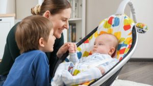 Baby in Babywippe