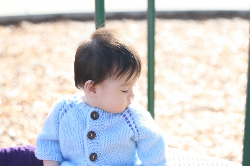 Baby-Pullover im Vergleich